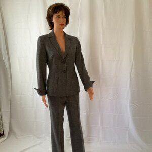 VINTAGE KS Selection Gray 2-piece Tweed Pant Suit. Size 6. Classic/Chic/Timeless